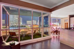 panorama-towers-las-vegas=1007-living-room